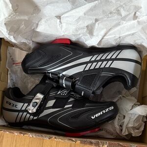 Black and Silver unisex Cycling Shoes 10w/8.5m
